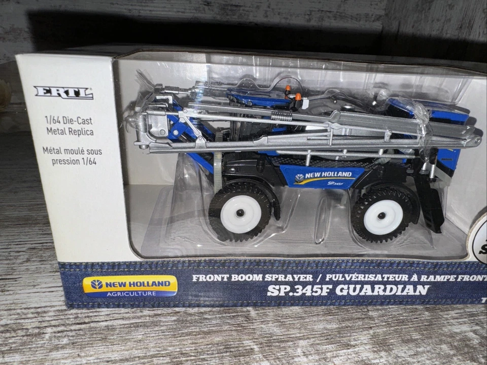 1/64 New Holland Sp.345F Guardian Front Boom Sprayer 2016 Farm Show - Image 3 of 4
