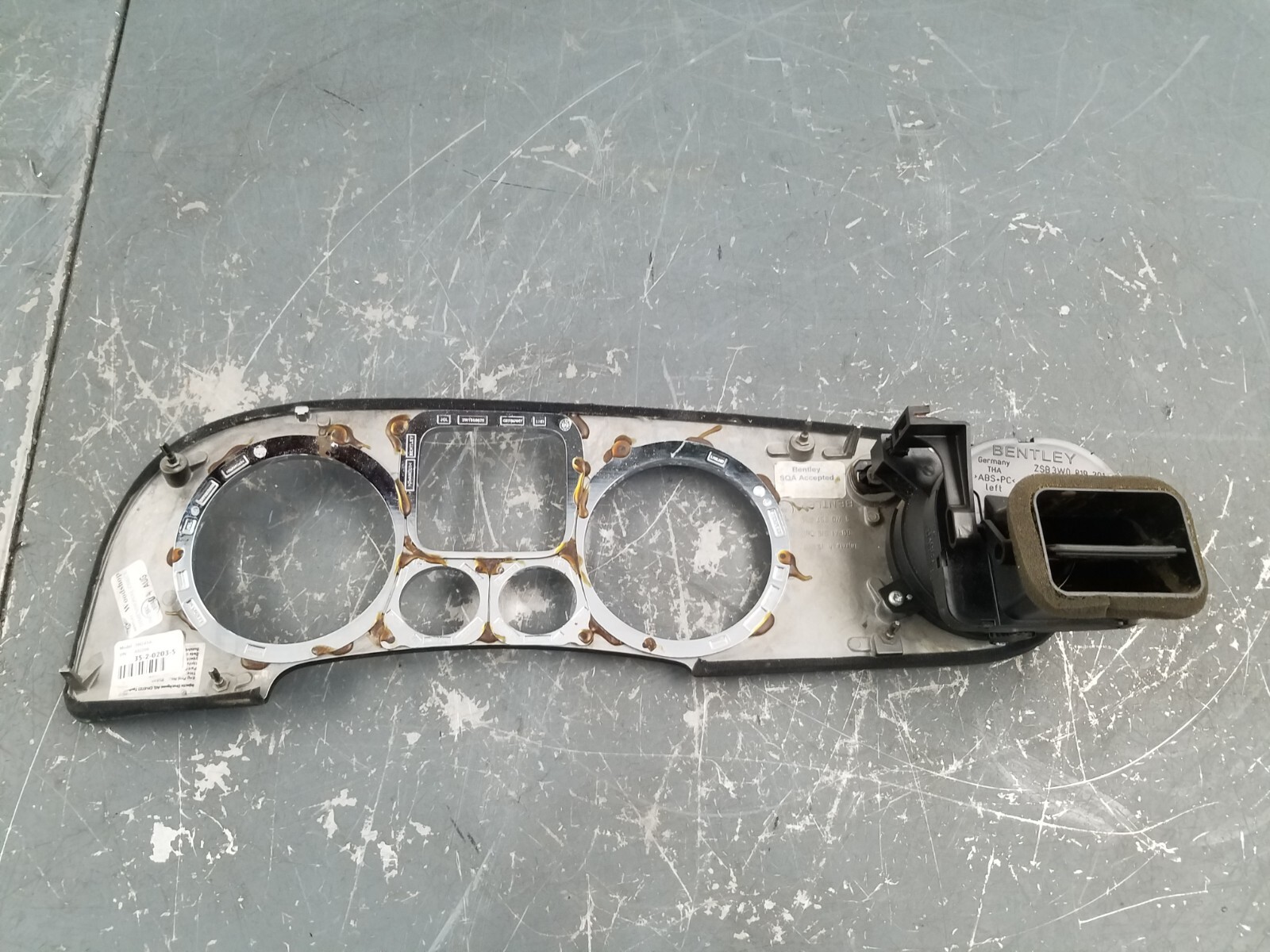 2006 Bentley Continental Flying Spur Gauge Cluster Bezel #2209 Y4