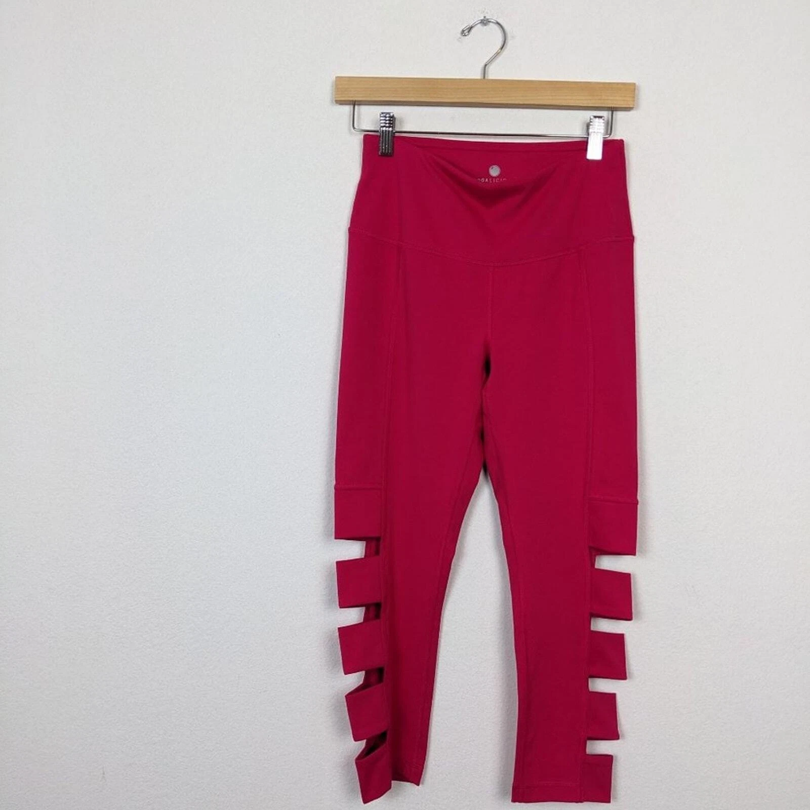 yogalicious hot cut out crop athletic leggings