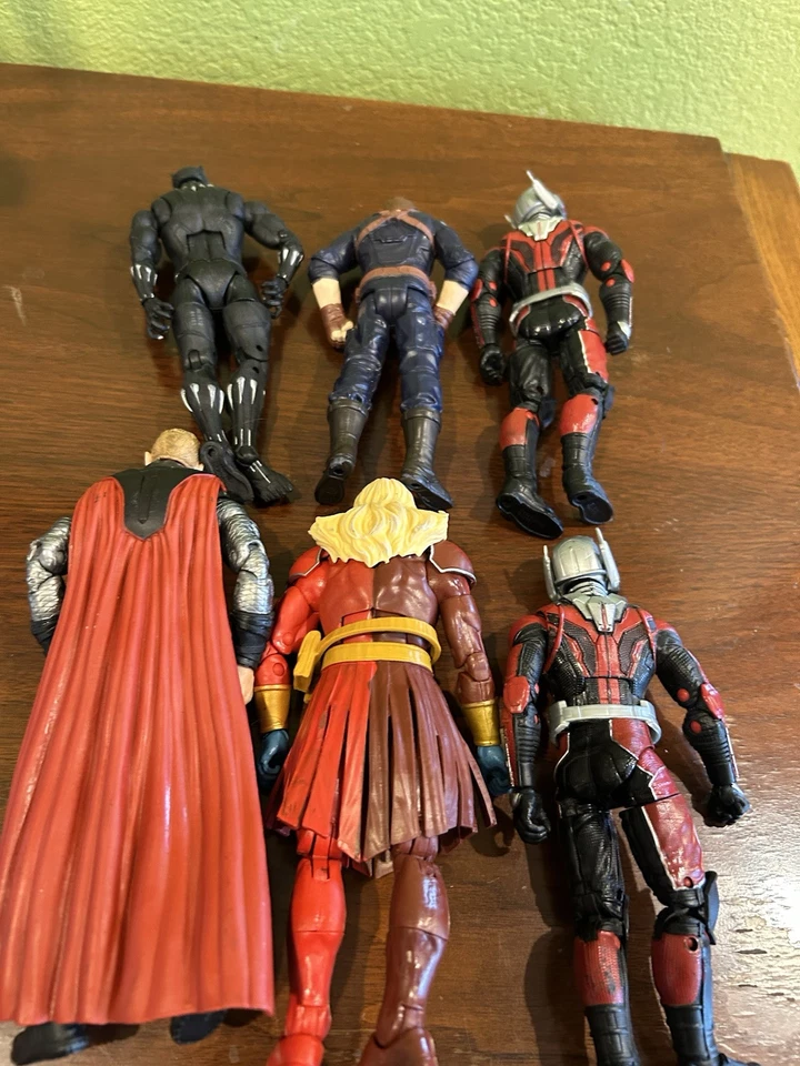 Lote de figuras de acción mixtas Hasbro Marvel Legends MCU - Gorra, Thor, Ant-Man, Malekith Foto 2 de 4