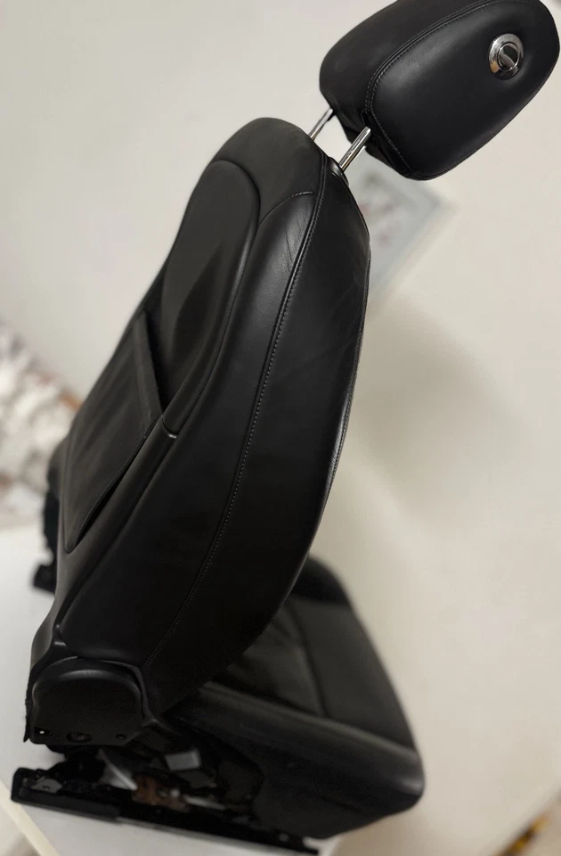 Jaguar XF X250 Schwarzer Ledersitz Vorne Links - Bild 3 von 4