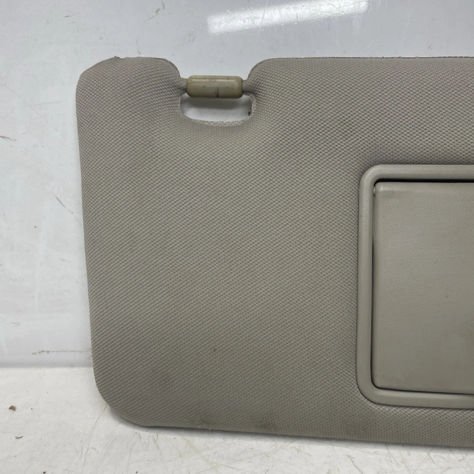 Солнцезащитный козырек для правой стороны пассажира Subaru Legacy & Outback 2006-2009 годов выпуска серый - Изображение 2 из 4