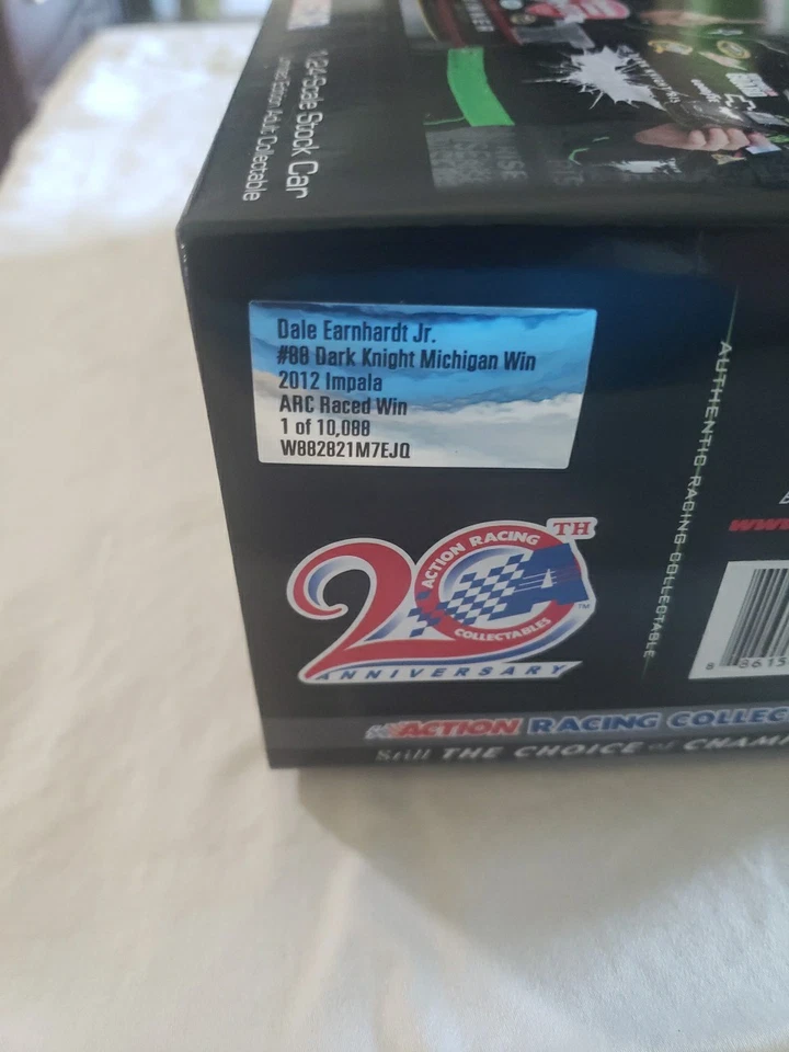 Dale Earnhardt Jr Dark Knight Rises Michigan 2012 versión ganadora de carreras automático raro Foto 4 de 4