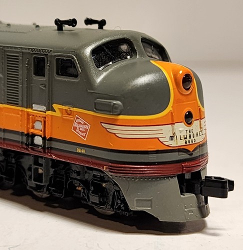 Life-Like N Scale MILWAUKEE ROAD E-7A Loco 17A #7037 BRAND NEW IN BOX-SCARCE - Picture 9 of 21