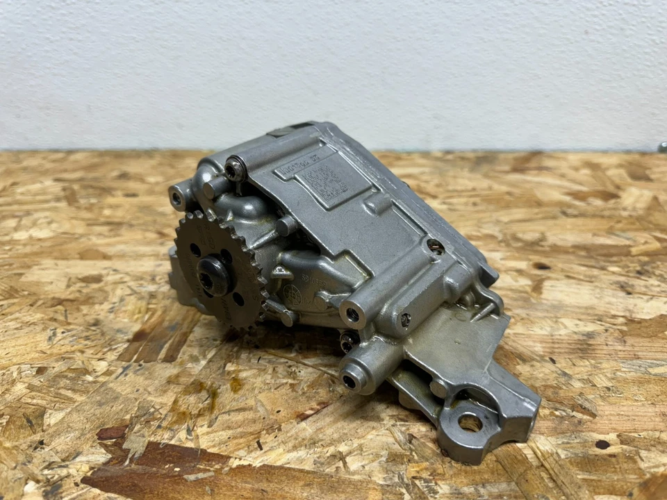 2015-2021 BMW F80 F82 F83 F87 M2 M3 M4 S55 Engine Motor Oil Lubrication Pump OEM - Image 2 of 4
