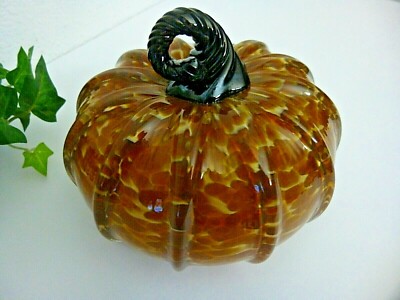 STUNNING 5 1/2'' HALLOWEEN Speckle Cream & Amber ART GLASS PUMPKIN Black Stem BOO