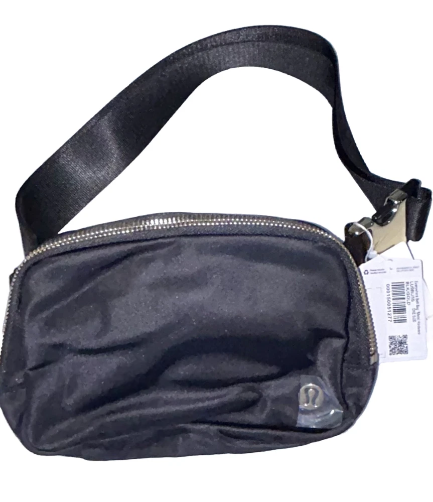 NWT Lululemon Everywhere Belt Bag 2L Black Gold All Gold Hardware