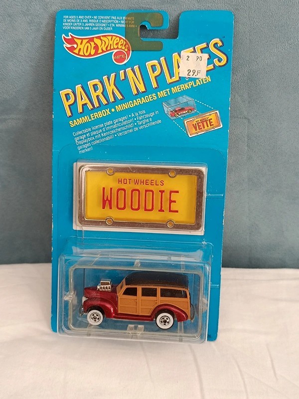 Hot Wheels Woodie 1979 Park 'N Plates voiture de collection miniature sous blister
