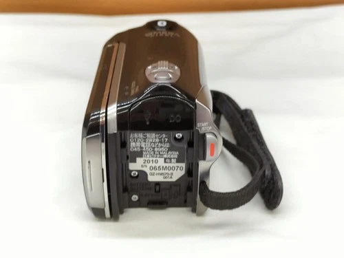 JVC Everio GZ-HM570-B HD Camcorder 5.65MP CMOS SD/SDHC w/ Charger & 2 Batteries - Picture 4 of 13