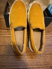 New Frye Ivy Scallop Slip On Marigold Sneaker Women's 9 M - NIB
