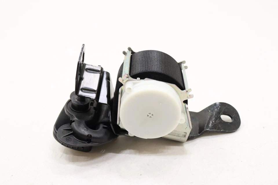 Cinturón de seguridad trasero BMW X1 2020 Foto 4 de 4