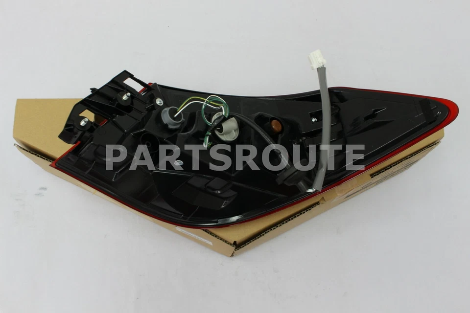 Luz trasera izquierda Infiniti Q70L 2015-19 LH 26555-4AP0B Foto 4 de 4