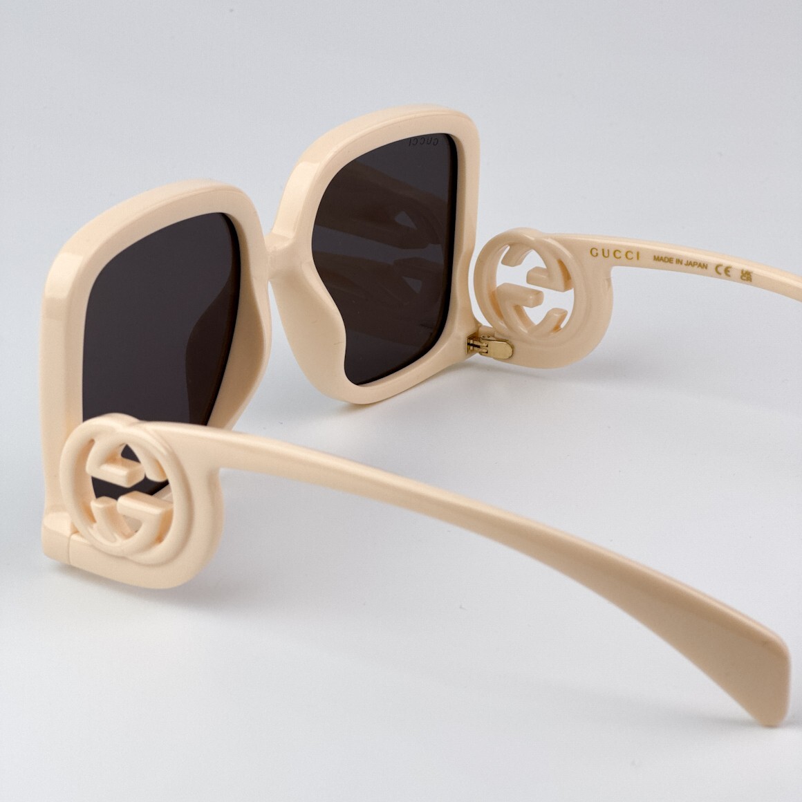 Gucci Women Sunglasses Ivory Grey Mirror Oversized Square  display picture 3