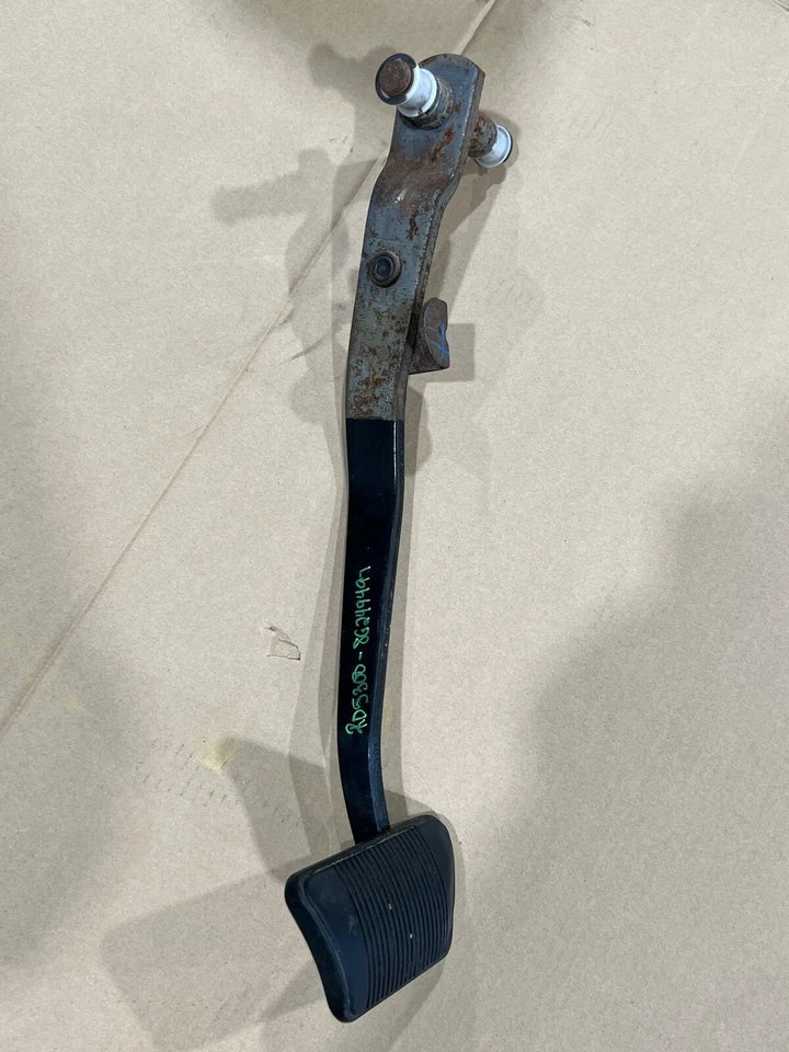 Pedal de freio 2008 Dodge Ram 2500 3500 77179 - Imagem 3 de 3