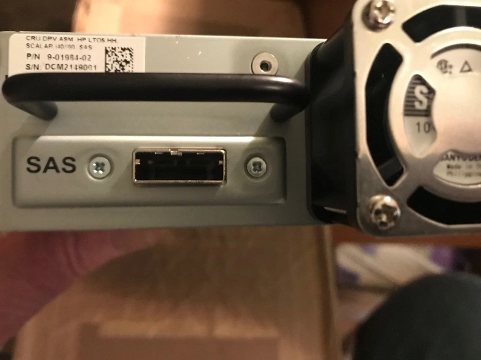 HP Quantum 9-01984-01 LTO5 HH SAS SLED ONLY NO DRIVE 1-03563-01 - Image 2 of 2