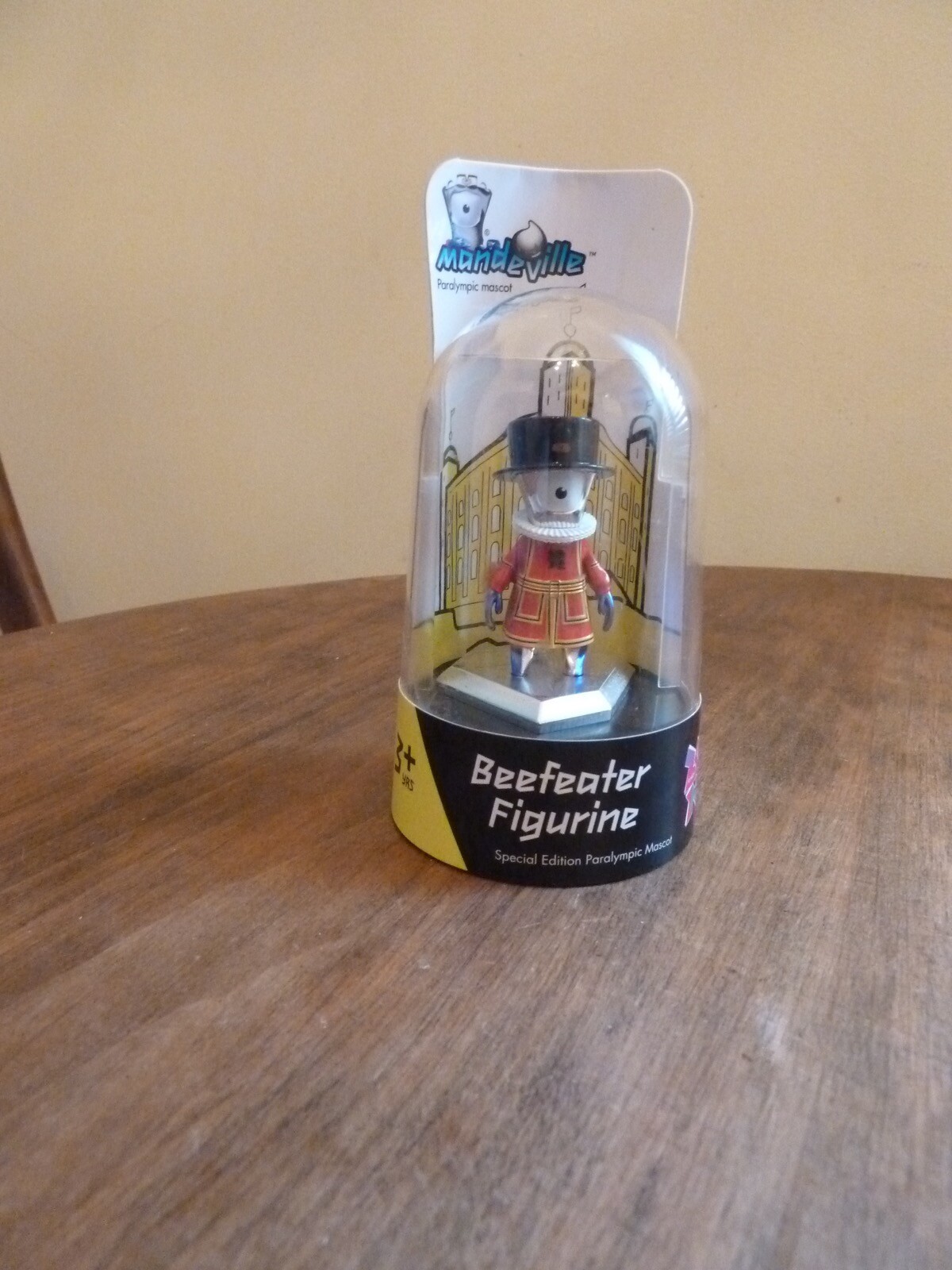 Corgi GS62109 London 2012 Beefeater Mandeville Die Cast Paralympic Mascot Figure