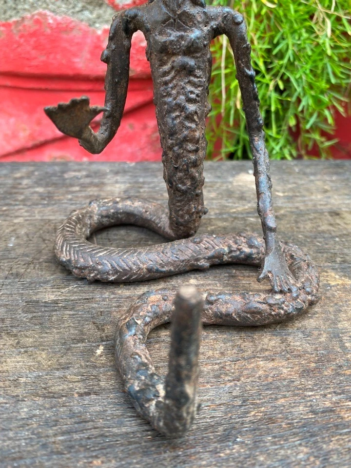 1800 年代古代铁手工锻造蛇人雕塑 — 第 3/4 张图片