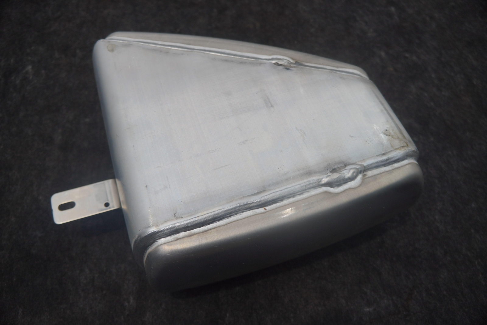 Right Air Suspension Accumulator Tank Reservoir 4M0616204G Lamborghini Urus 2019