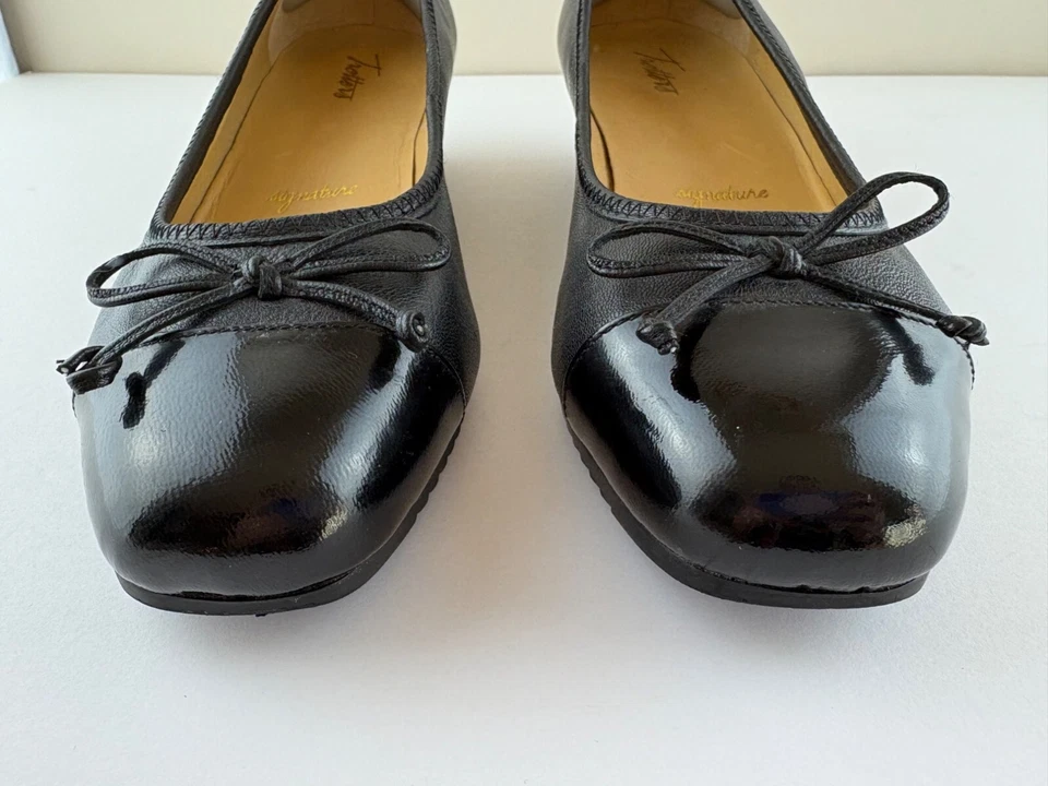 Trotters Lilly Cap Toe Pumps Black Leather Wedge Heels Size 10.5 M Bow Detail - Image 3 of 4