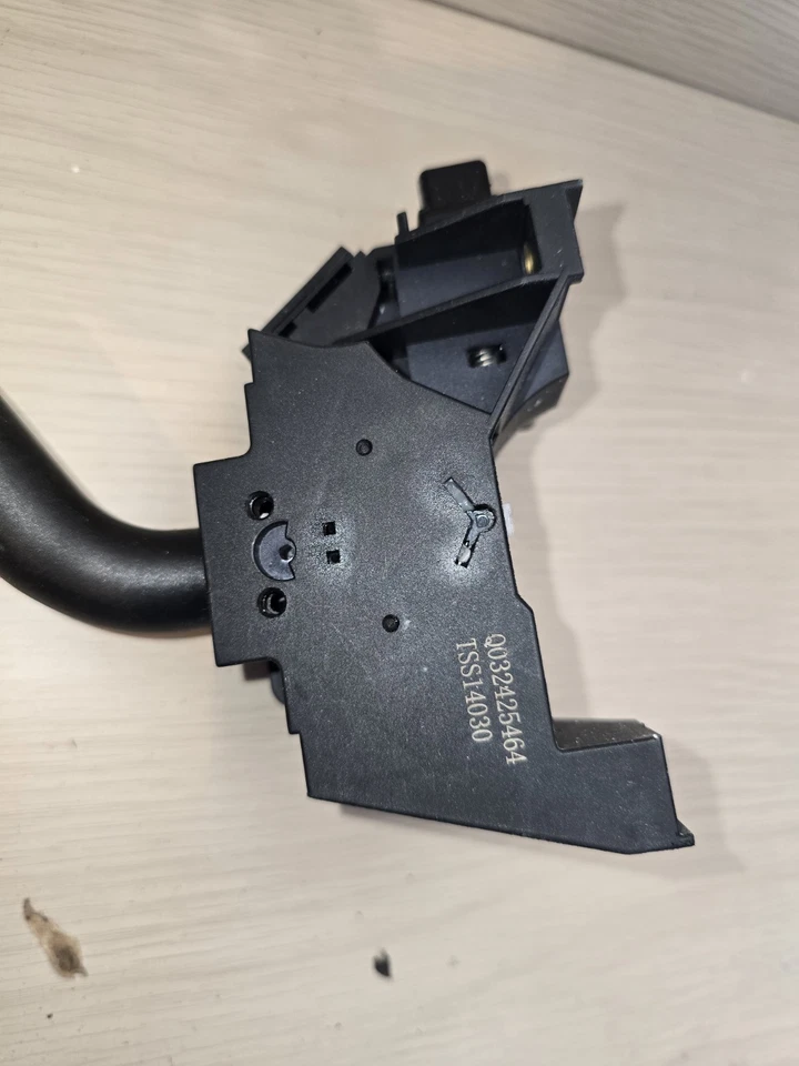 Interruptor de señal de giro para Ford E-150 2005-2014 compatible con E-350 Super Duty 2005-2019 Foto 2 de 4