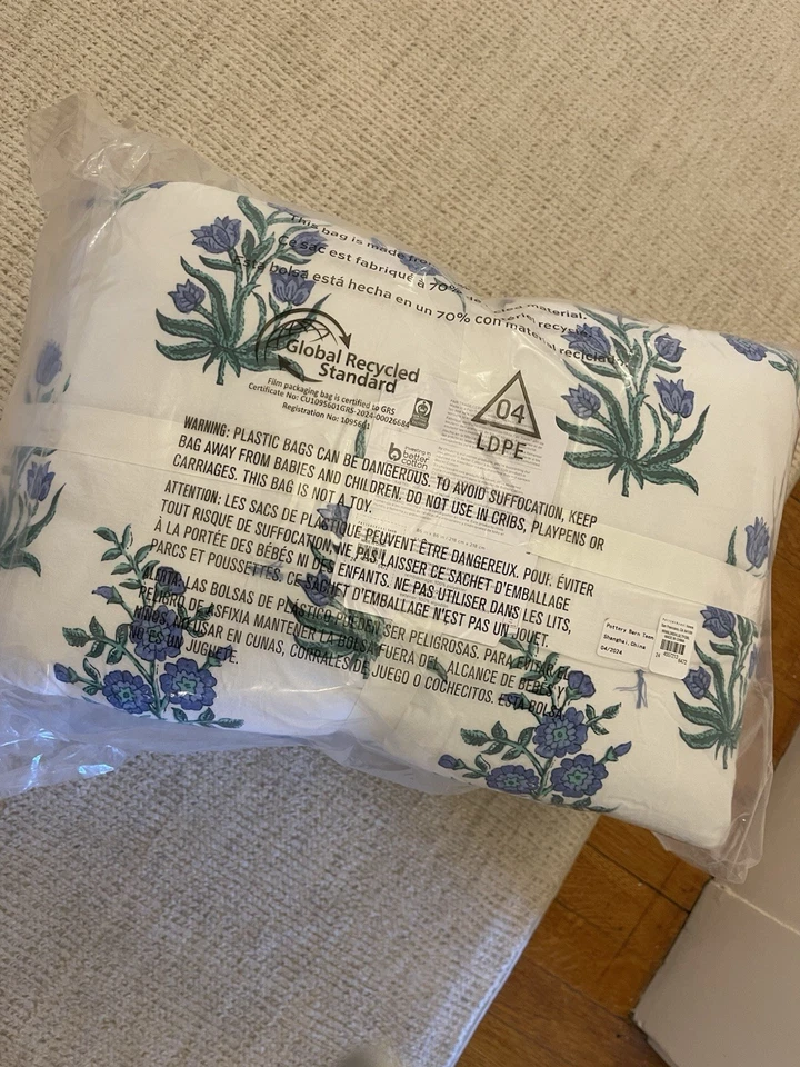 Roller Rabbit X Pottery Barn Wild Rose Quilt Queen NIB $259 - Image 3 of 4