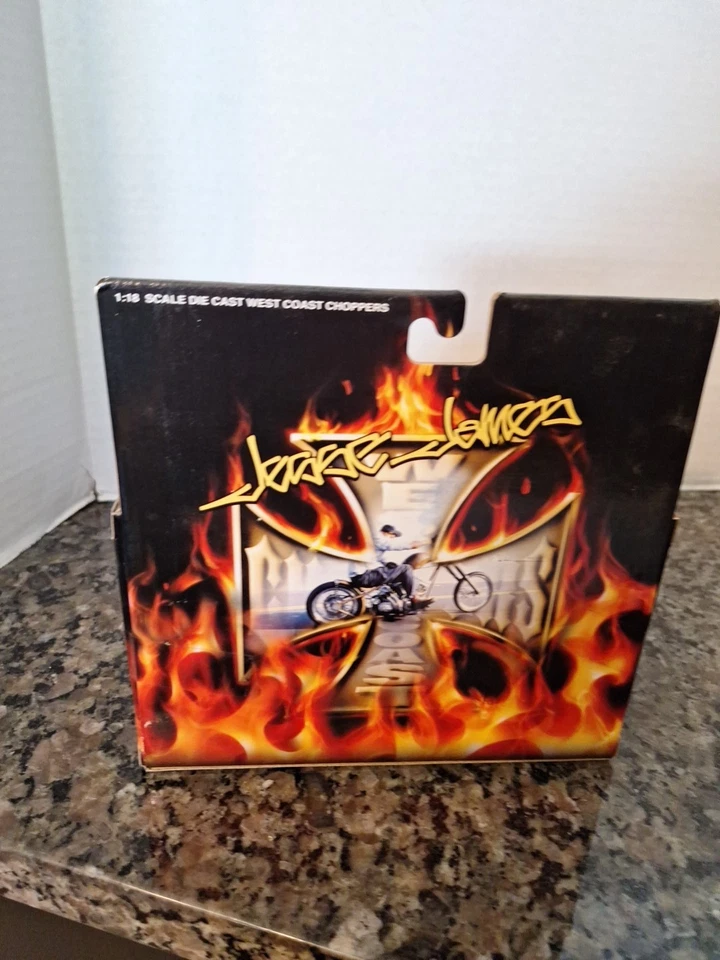 West Coast Choppers Diablo Soft Tail 1:18 Scale Diecast Model JJ04-18-19 - Image 3 of 4