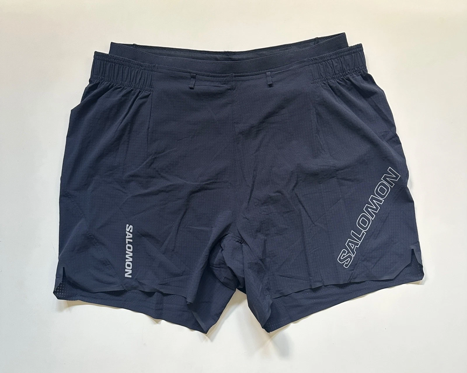 New Salomon Sense Aero 5" Shorts Medium Slim Deep Black NWT
Opens in a new window or tab