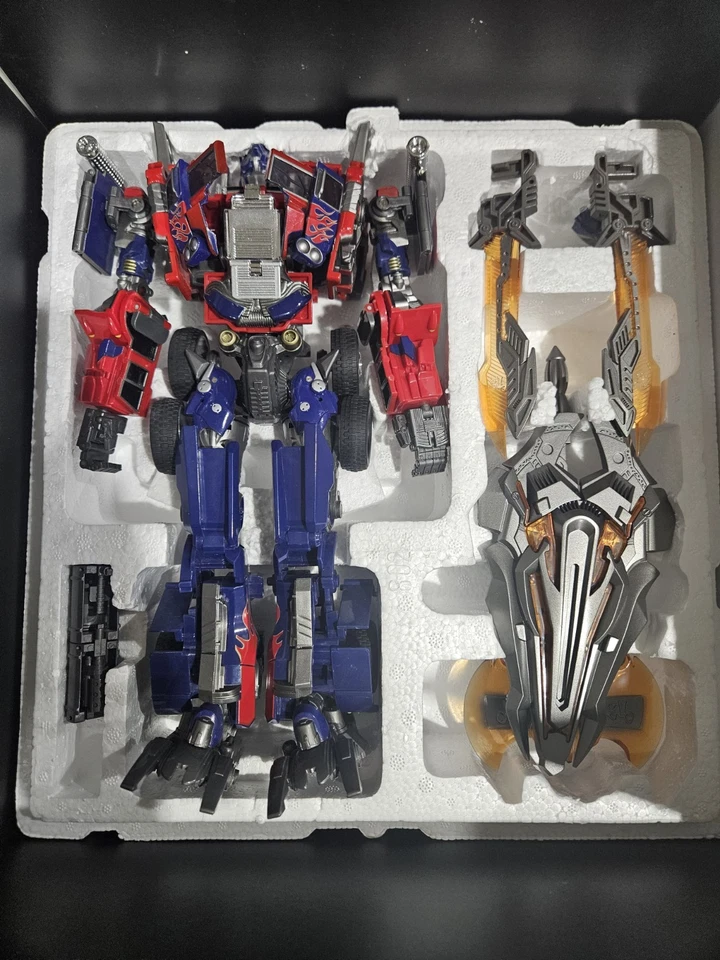 M01 Commander Deformation Era (optimus prime) Robot Figure - Image 3 of 4