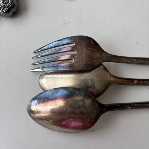 WM Rogers & Son IS April Sunflowers Silver plate Flatware 15 Pc Lot - Picture 15 of 16