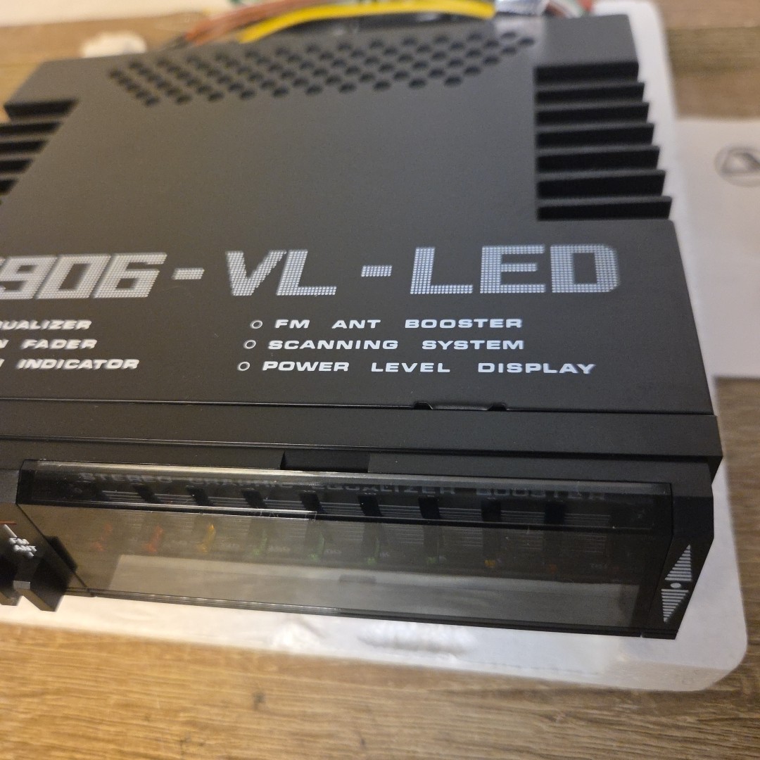 Pyramid Equalizer SE906-VL-LED NEW NOS 300 Watt Amp 80's Vintage