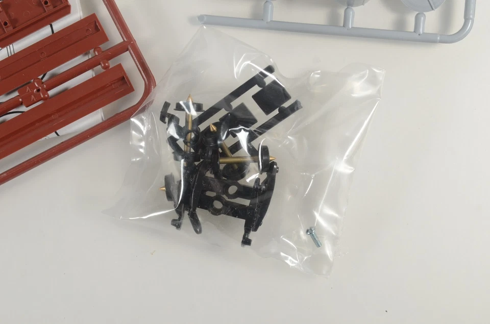 Con-Cor HO Norfolk & Western #198031 Coil Gondola with Covers & Load 0001-009063 - Image 4 of 4