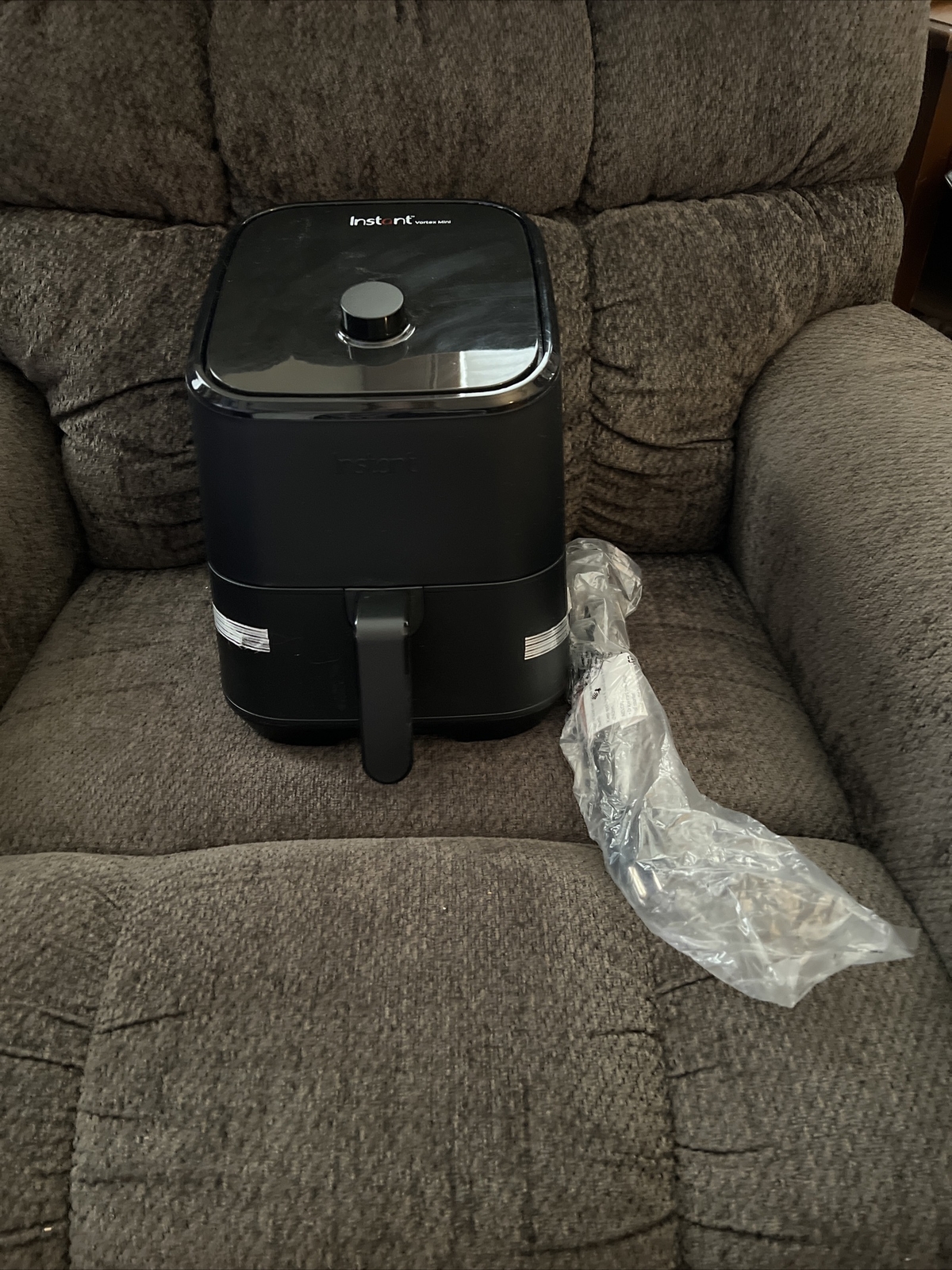 Instant Pot 2Qt Vortex 4 in 1 Mini Air Fryer, Roast, Bake, Reheat - Black-image