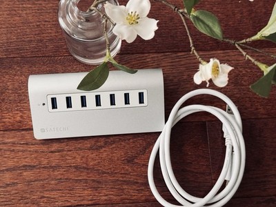 Satechi 7-Port USB 3.0 Aluminum Hub with Power Adapter   Silver