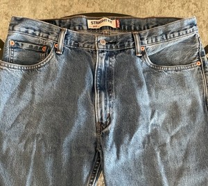 505 Levis USA Men’s Jeans W38 L29 Med Blue Straight Fit (2)