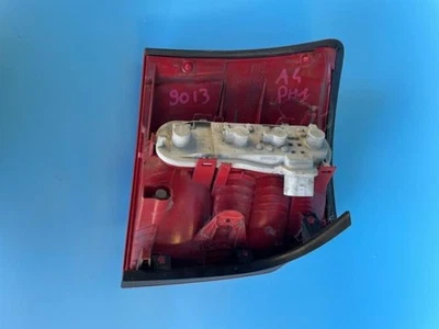 Feu arriere principal droit (feux) AUDI A4 2 AVANT PHASE 1 BREAK 8E9945096A AWX - Photo 1/2
