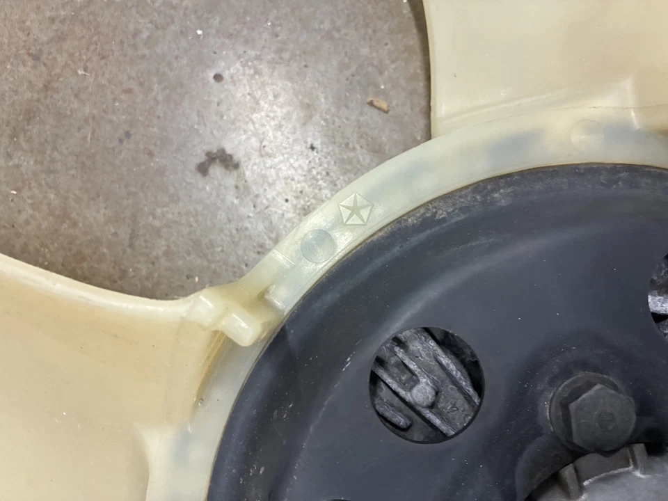 09 - 18 Dodge Ram 1500 5.7L Engine Cooling Fan Clutch with Blades OEM 55056840AC - Image 4 of 4