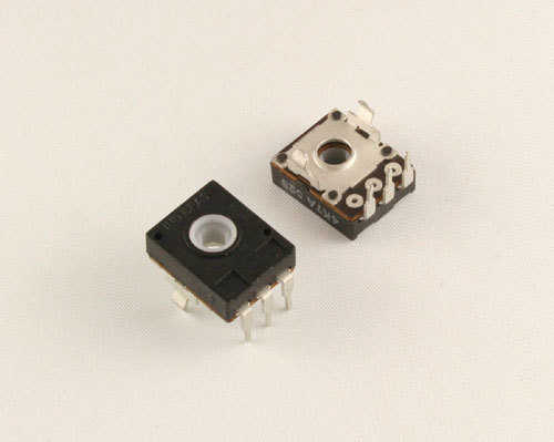 LOT OF 25 101.032.472 IND BRAS POTENTIOMETER 4.7 KOHM, THUMBWHEEL
