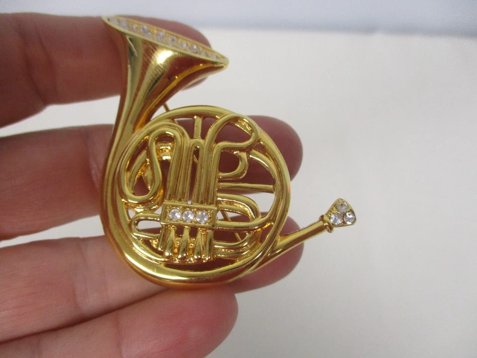 ПОДПИСАННЫЙ KENNETH JAY LANE ЗОЛОТИСТЫЙ ФРАНЦУЗСКИЙ РОЖОК с БЛЕСТЯЩИМИ КРИСТАЛЛАМИ БРОШЬ - Изображение 3 из 4