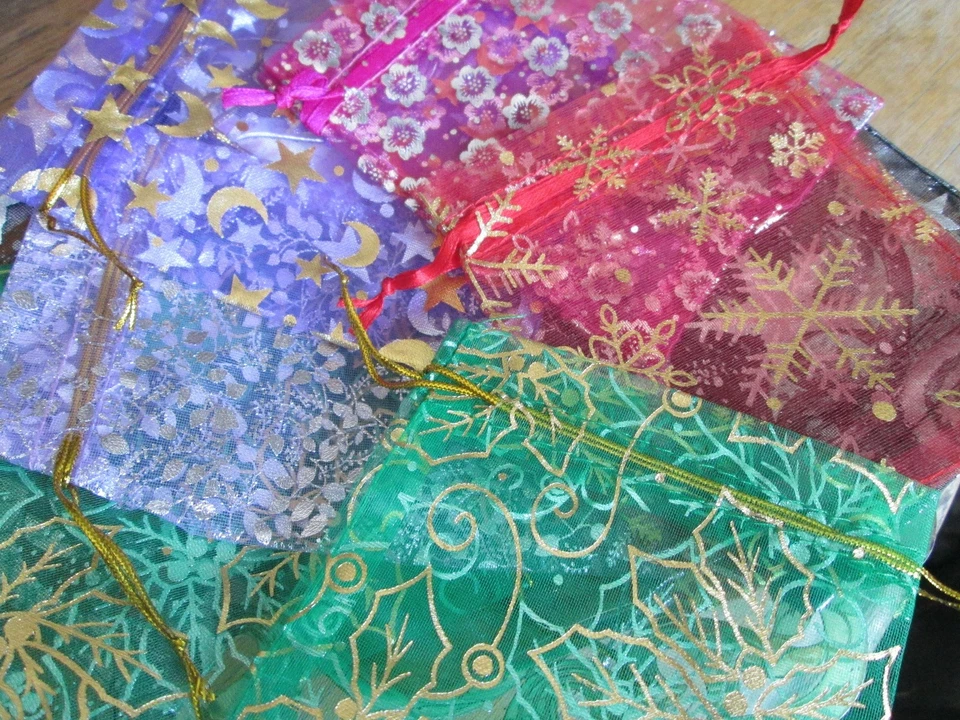 50 ORGANZA BAGS, GIFTS PACKING ASSORTED COLORS  SIZE 12 X 9 CM - Image 3 of 4