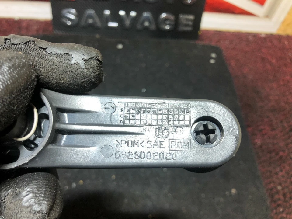 Toyota Yaris D4D 2008 5 puertas manual para ventana bobinadora 6926002020 x 1 Foto 4 de 4