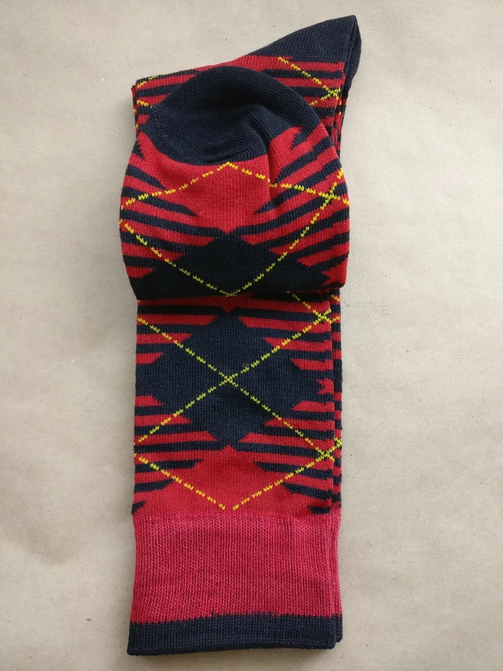 Para Hombres George Moda Crew Vestido Calcetines Rojo/Negro Cuadros Argyle 1 Par Talla 6-12 Foto 4 de 4