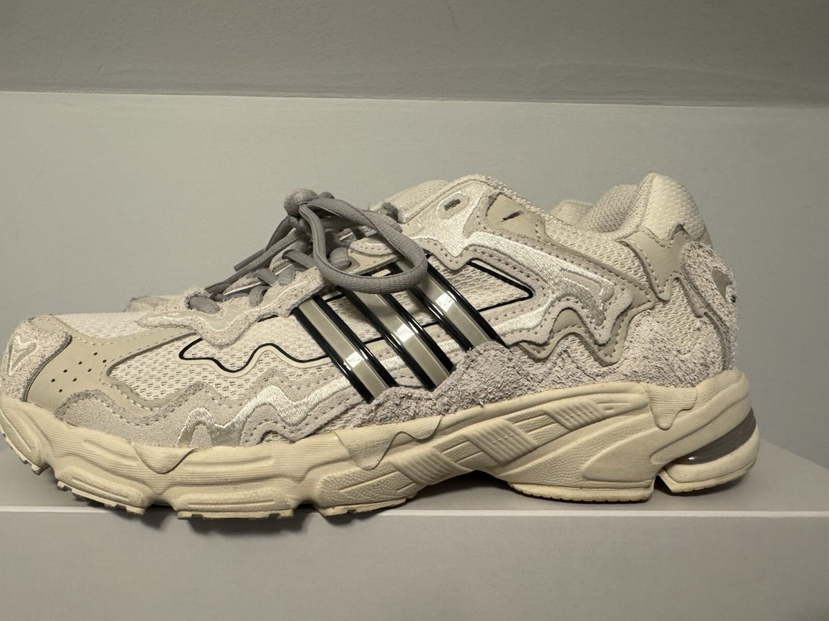 Size 9 - adidas Bad Bunny x Response CL Wonder White | eBay
