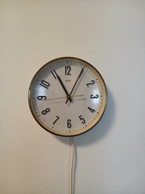 Rar 1a läuft  Wanduhr elektric Clook Desing Uhr Hergestellt in England  TOp