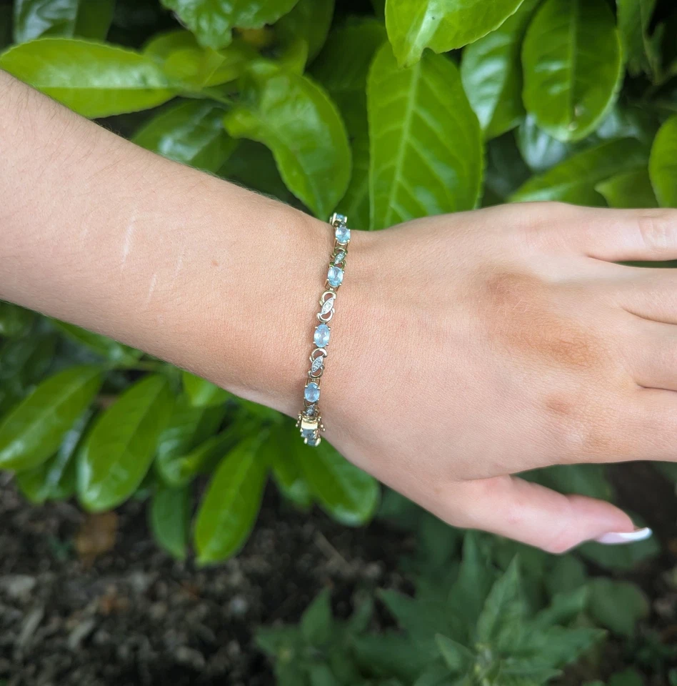 Vintage 9ct Yellow Gold & Diamond bracelet, Sky blue gemstone 0340. - Image 3 of 4