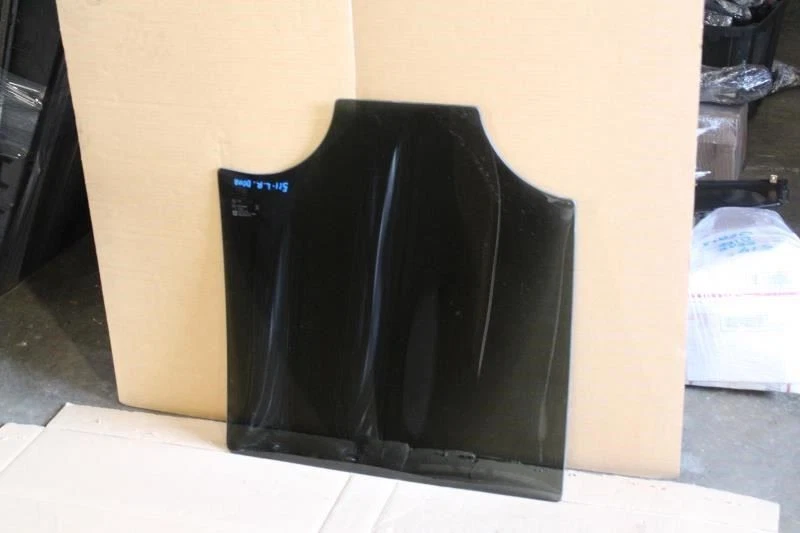 Cadillac Escalade ESV 2015 lado izquierdo del conductor puerta trasera ventana de vidrio Foto 2 de 4