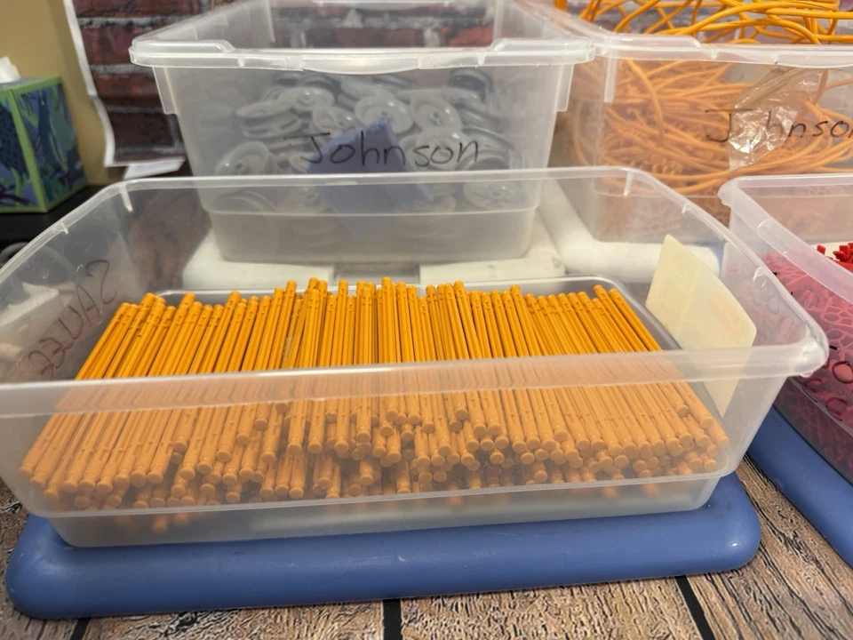 Massive Huge Bulk Lot of K'NEX KNEX 1000's & 1000's of Pieces 30 lbs - Image 2 of 4