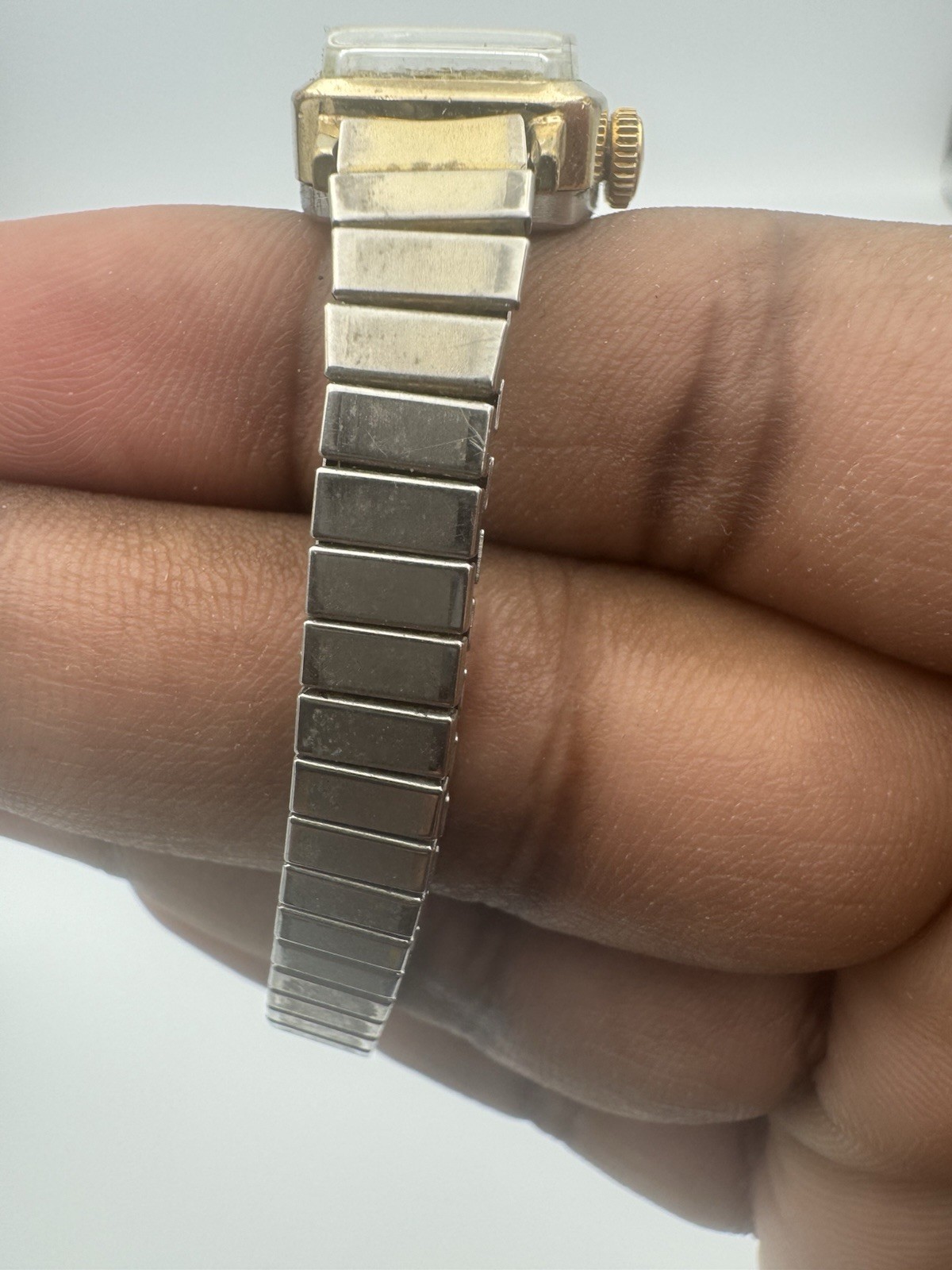 Sekonda 17 Jewels Gold Tone Ladies Mechanical Watch, faulty image 4