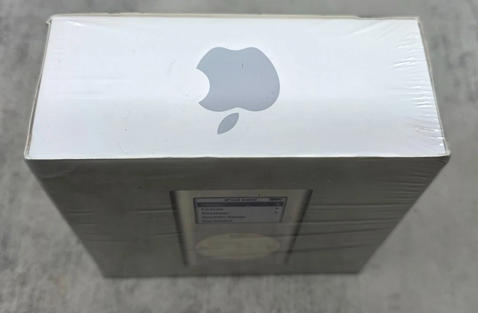 Apple iPod Mini Silver factory sealed original box - 4GB - 2005 — M9800LL/A - Image 3 of 4