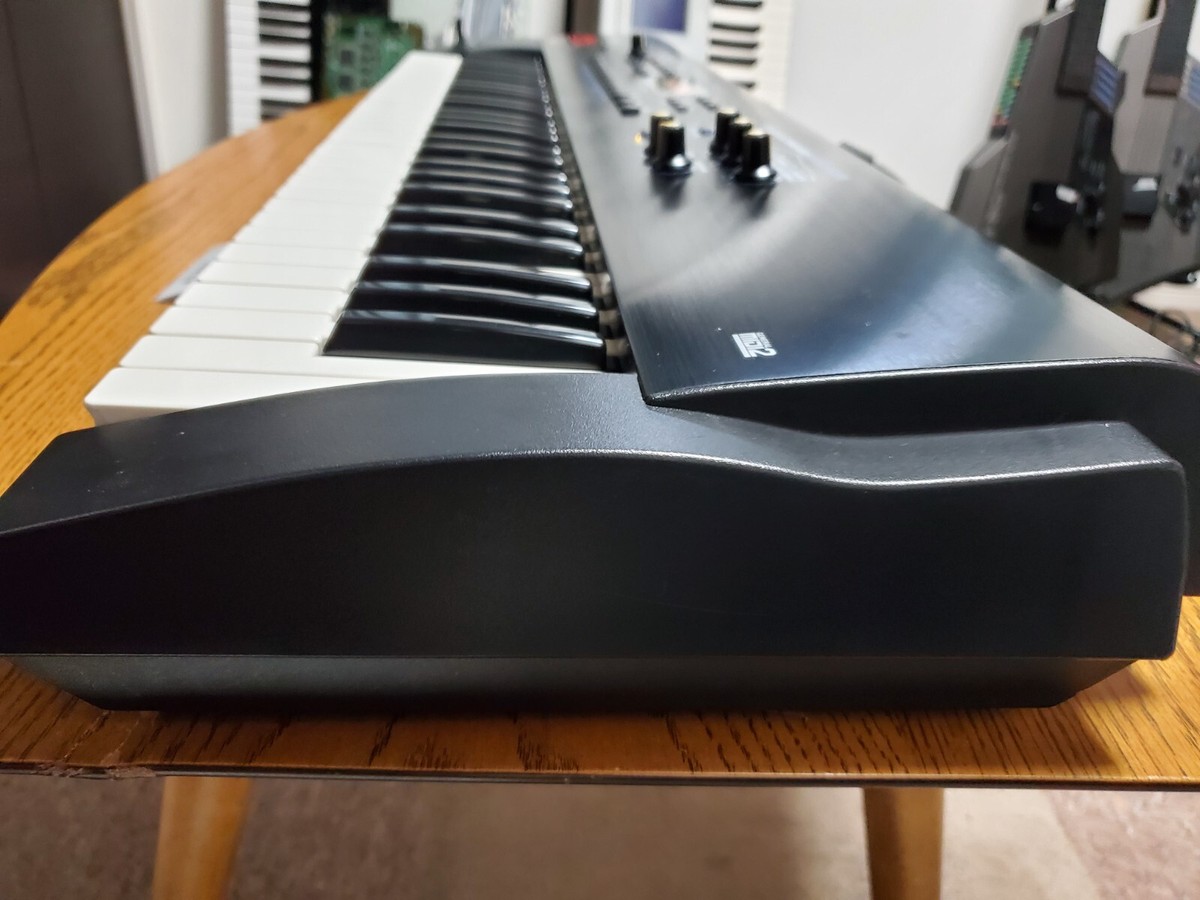 Roland Juno-D Limited Edition 61 Key Synthesizer Keyboard