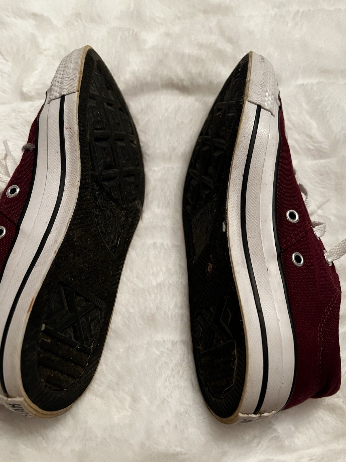 Converse Chuck Taylor All Star Burgundy Low Top Women's Canvas Sneakers size 7 thumbnail 3